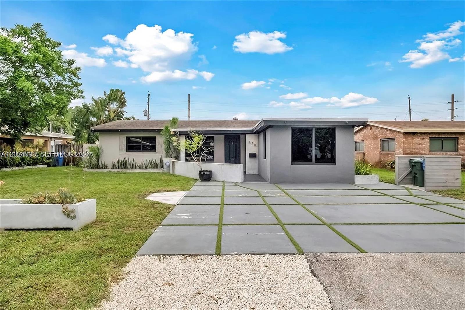 LLOYD ESTATES ADD RESUB - Residential