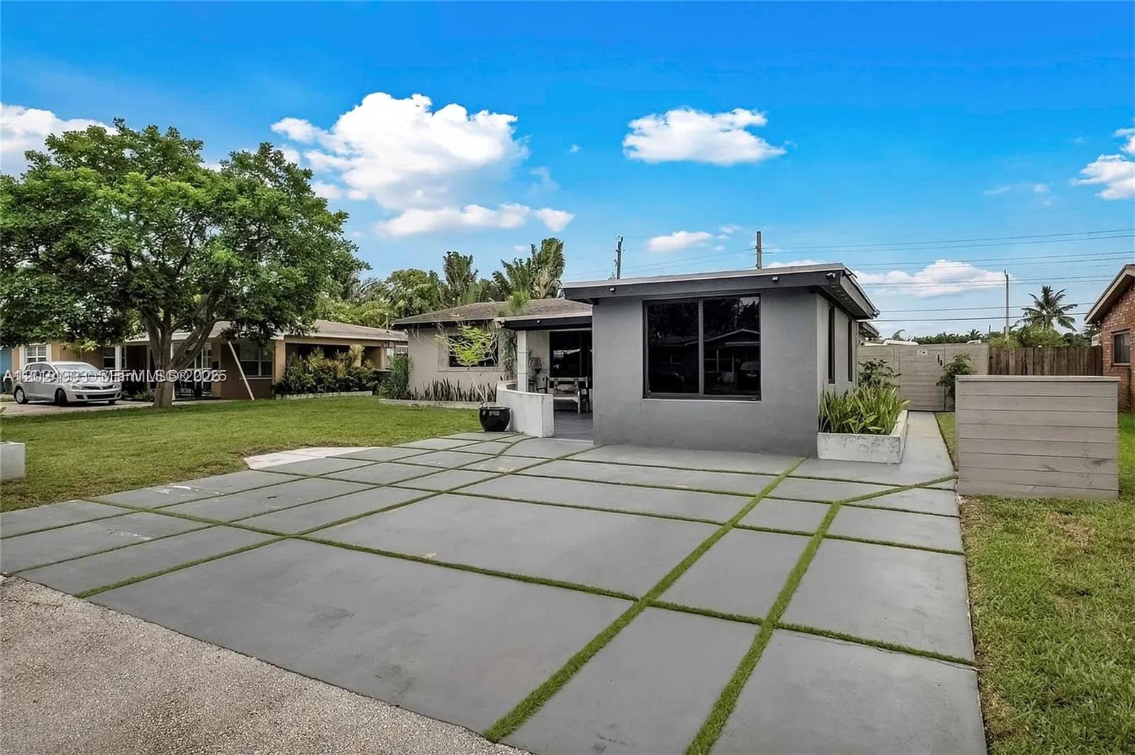 LLOYD ESTATES ADD RESUB - Residential