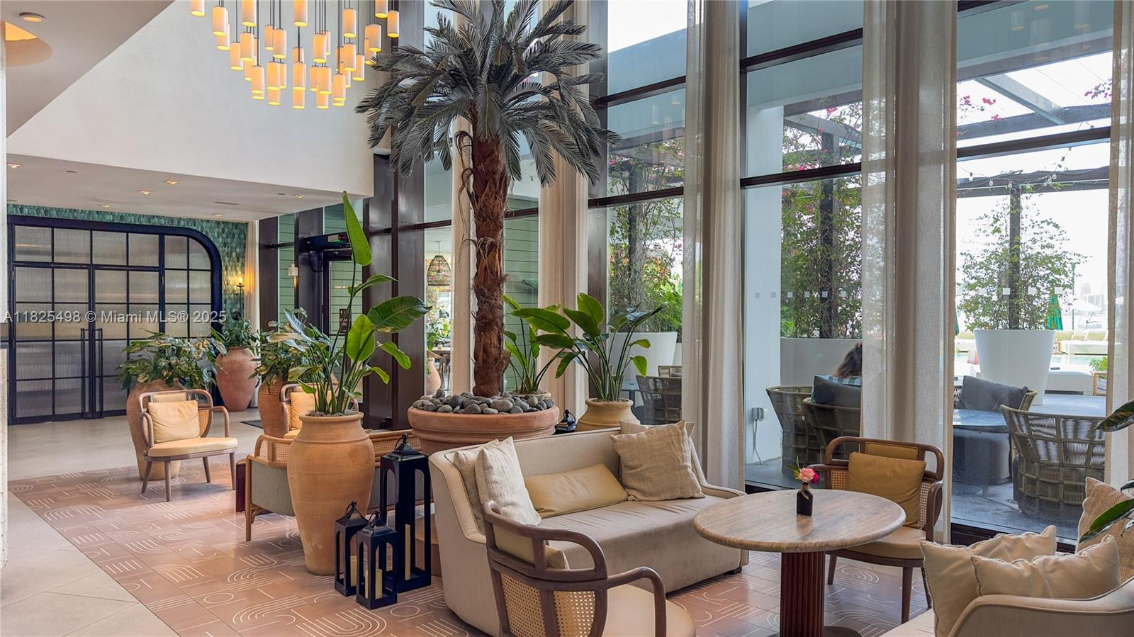 1100 West Ave 506, Miami Beach, FL, 33139/$399,000 4 1100 West Ave 506
