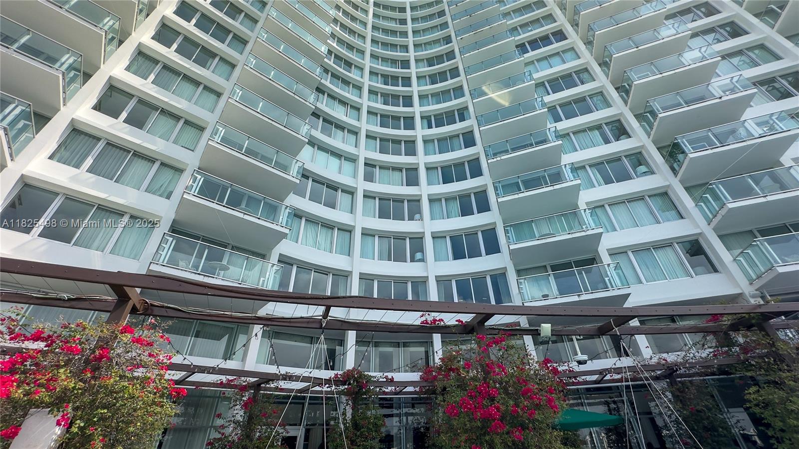 1100 West Ave 506, Miami Beach, FL, 33139/$399,000 3 1100 West Ave 506