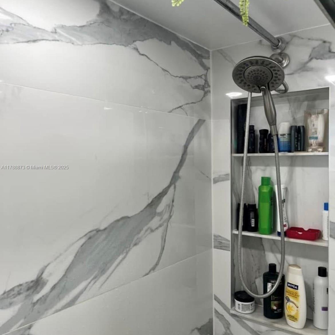 STANTON HOUSE CONDO - Residential