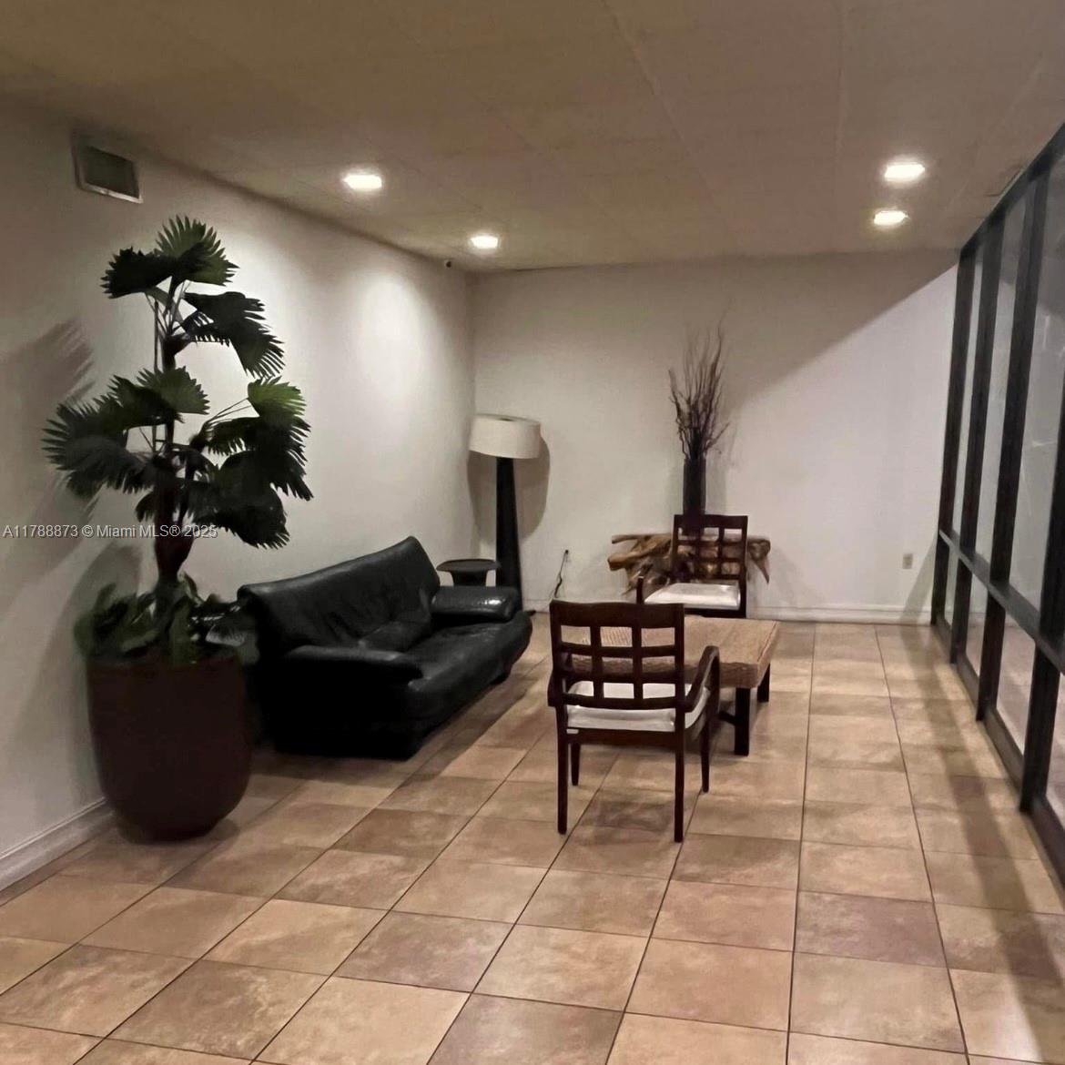 STANTON HOUSE CONDO - Residential