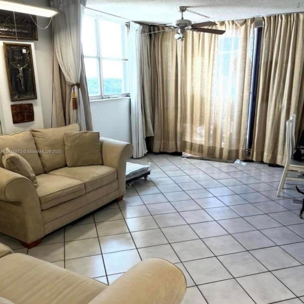 STANTON HOUSE CONDO - Residential
