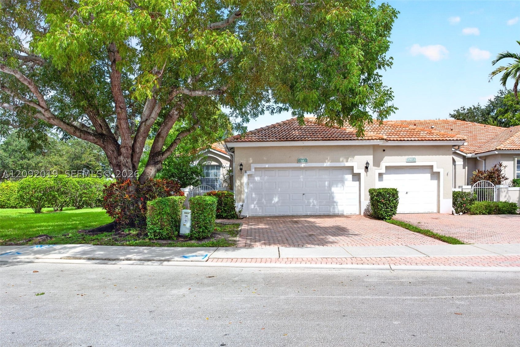 2501 E Aragon Blvd