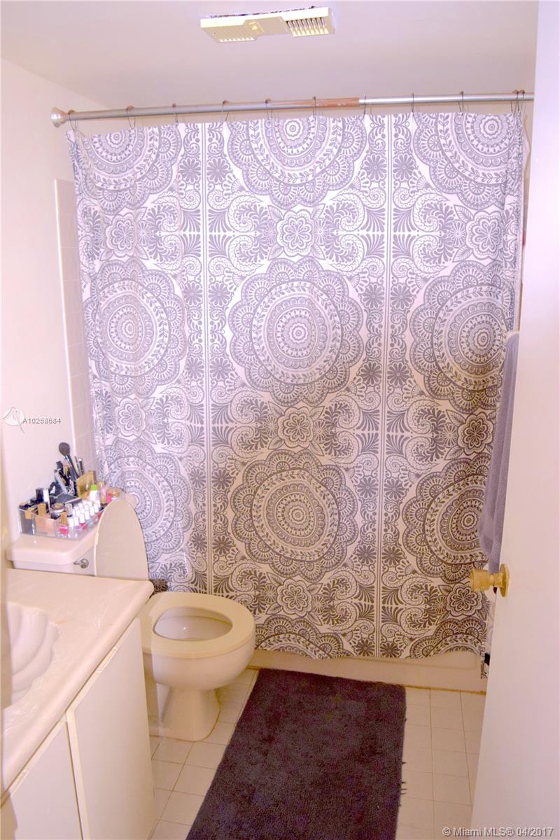 MALIBU CLUB CONDO - Residential Lease