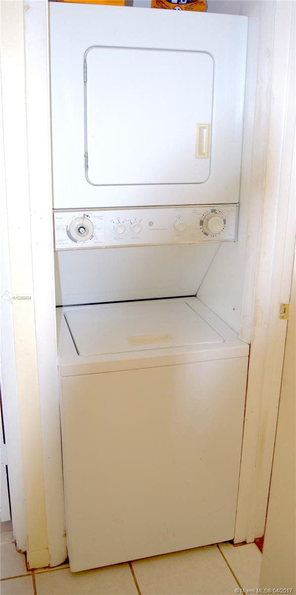 MALIBU CLUB CONDO - Residential Lease