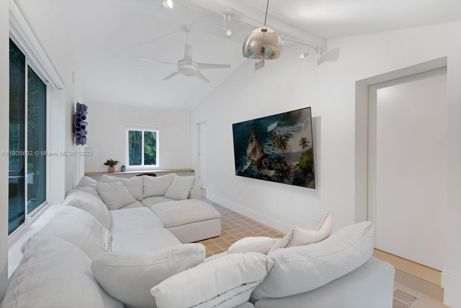 MIAMI SHORES SEC 6 - Residential