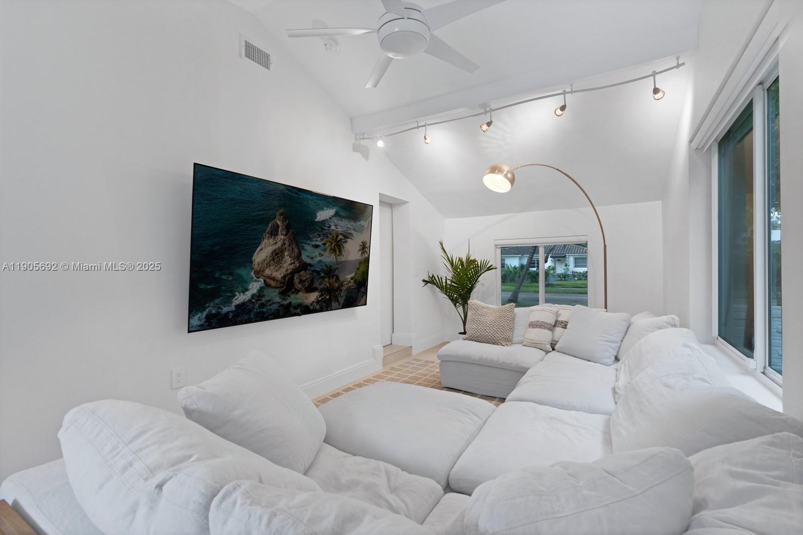 MIAMI SHORES SEC 6 - Residential