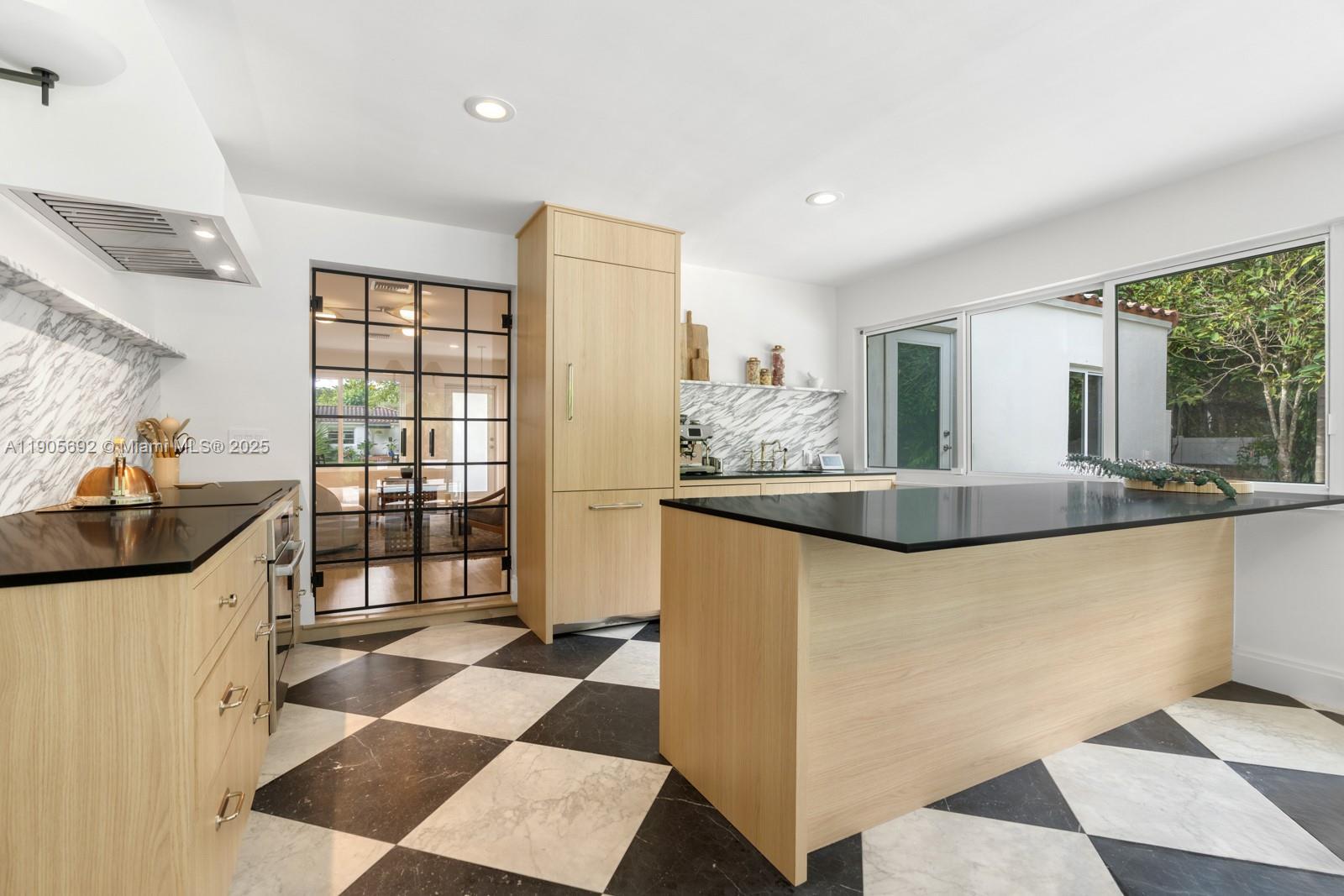 MIAMI SHORES SEC 6 - Residential