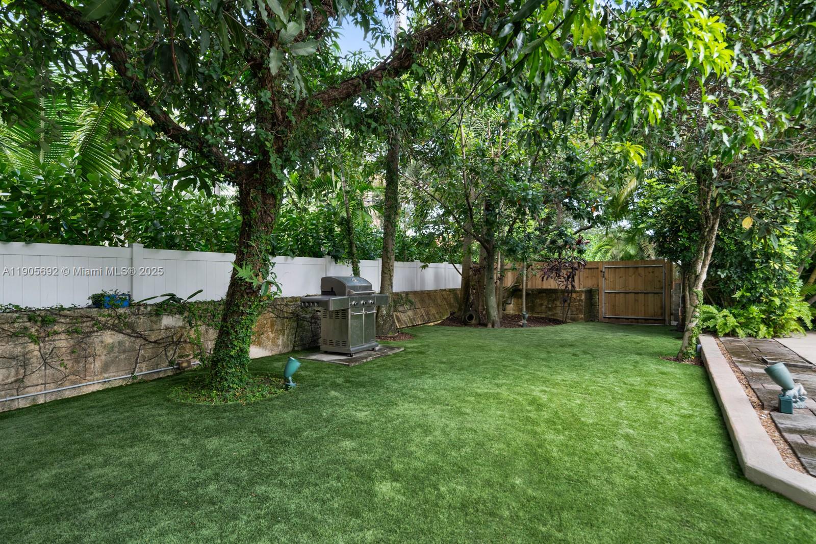 MIAMI SHORES SEC 6 - Residential