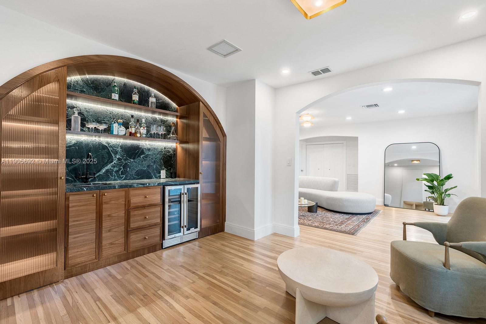 MIAMI SHORES SEC 6 - Residential