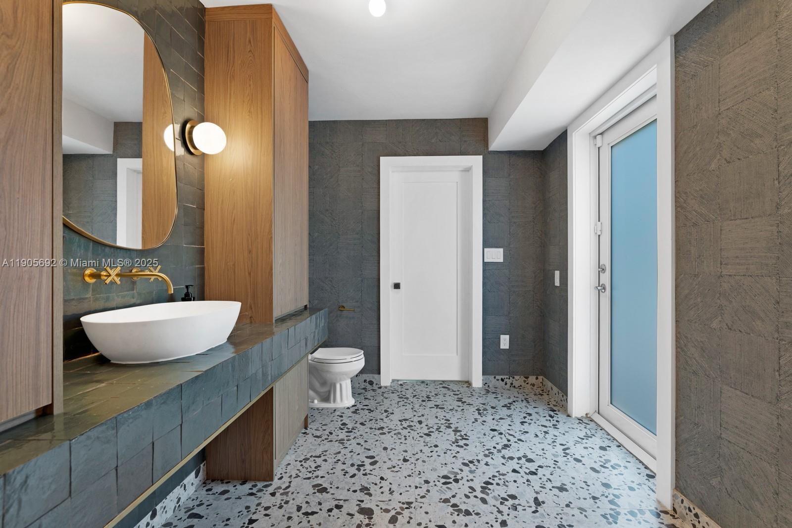 MIAMI SHORES SEC 6 - Residential