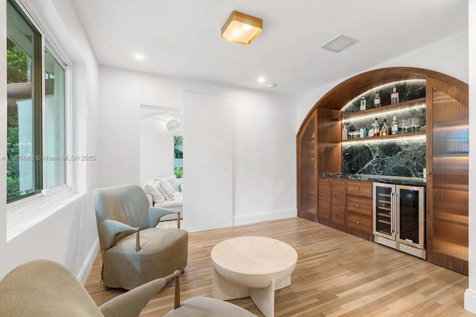 MIAMI SHORES SEC 6 - Residential