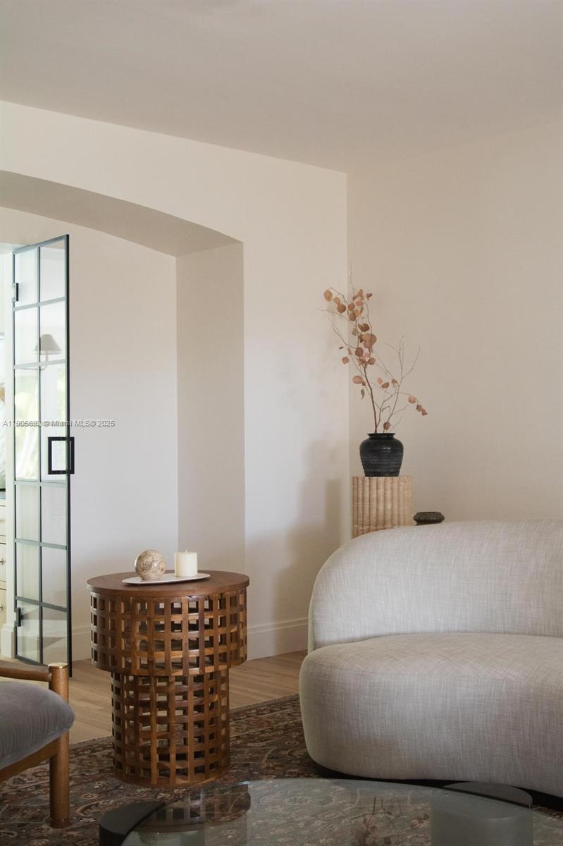 MIAMI SHORES SEC 6 - Residential