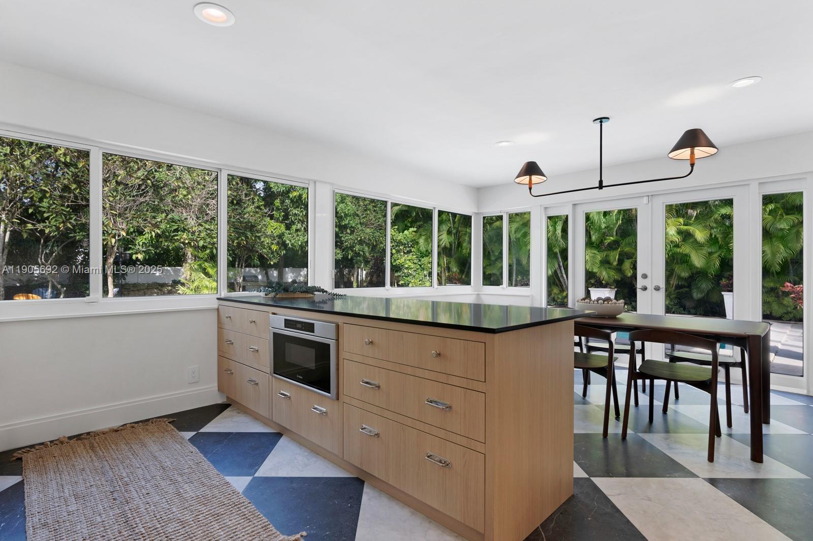 MIAMI SHORES SEC 6 - Residential