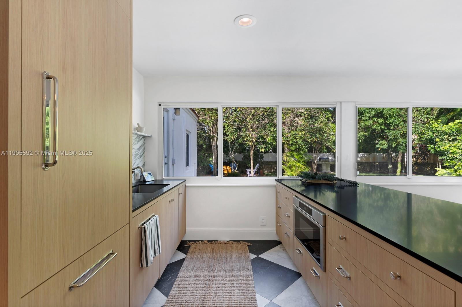 MIAMI SHORES SEC 6 - Residential