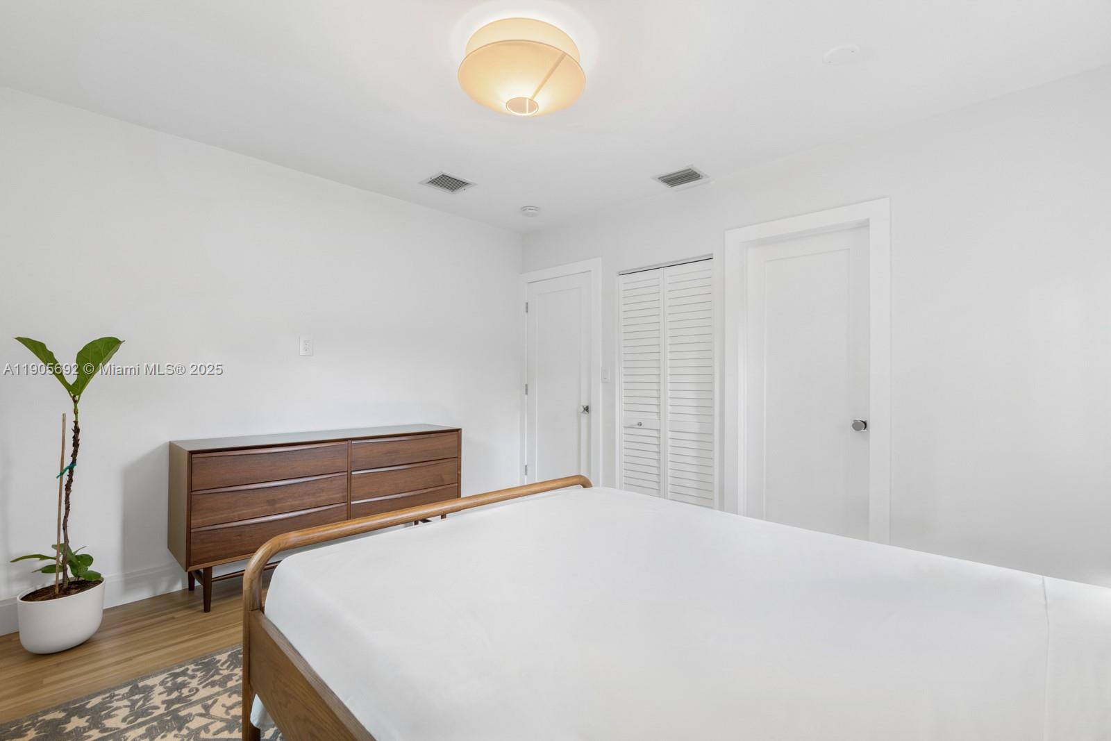 MIAMI SHORES SEC 6 - Residential