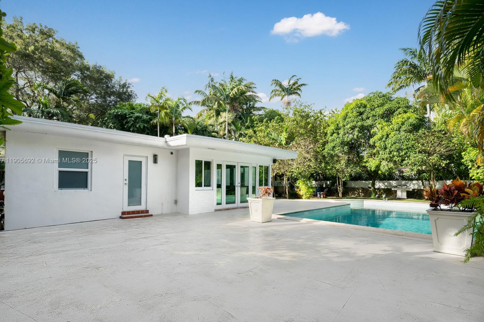 MIAMI SHORES SEC 6 - Residential