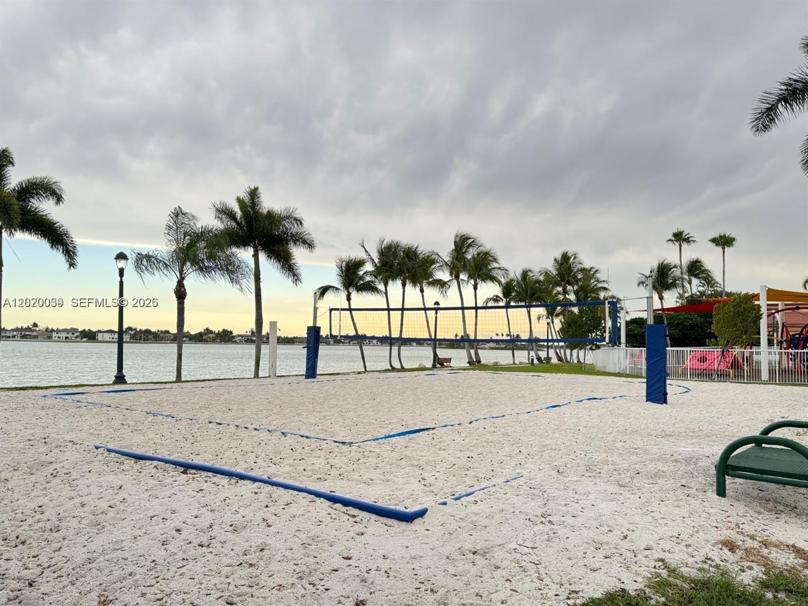 SUNSET LAKES PLAT ONE - Residential