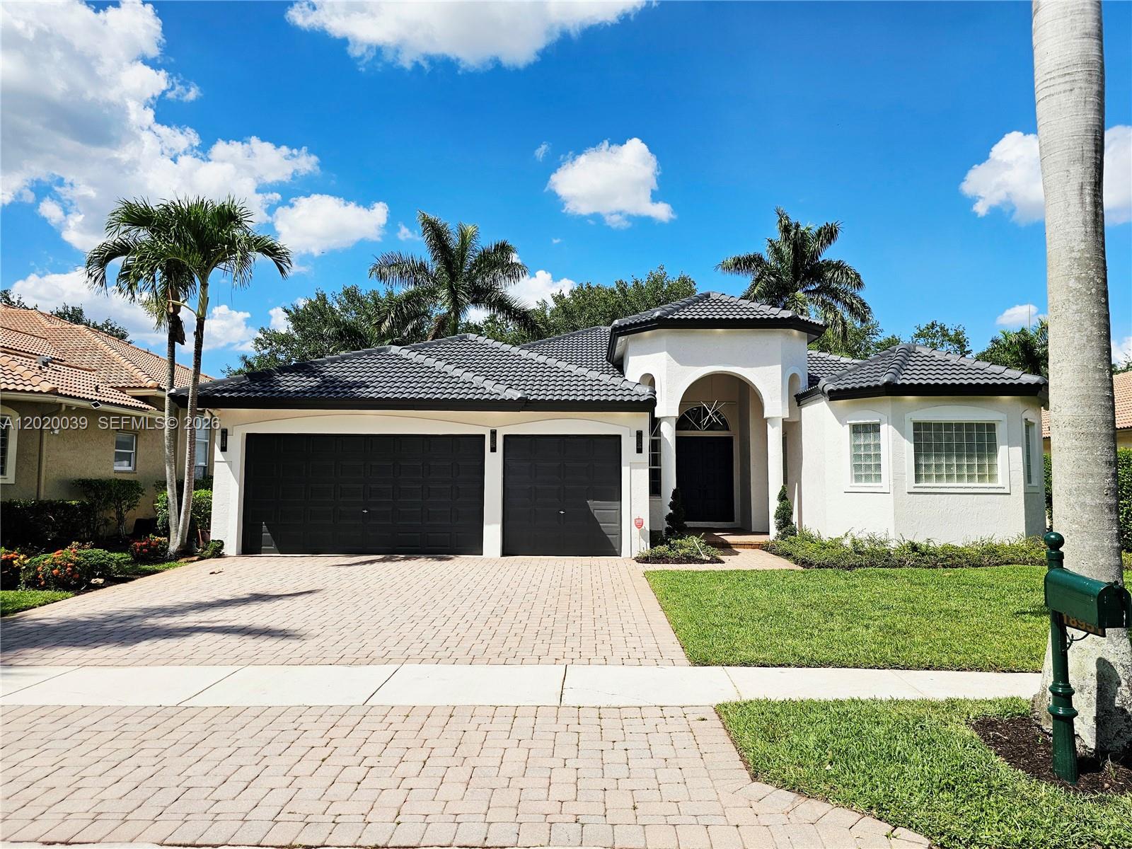SUNSET LAKES PLAT ONE - Residential