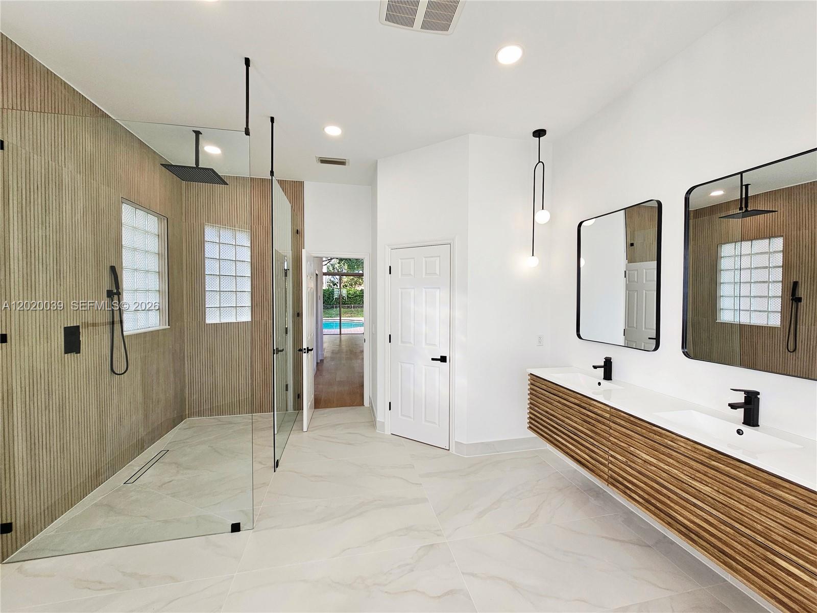 SUNSET LAKES PLAT ONE - Residential