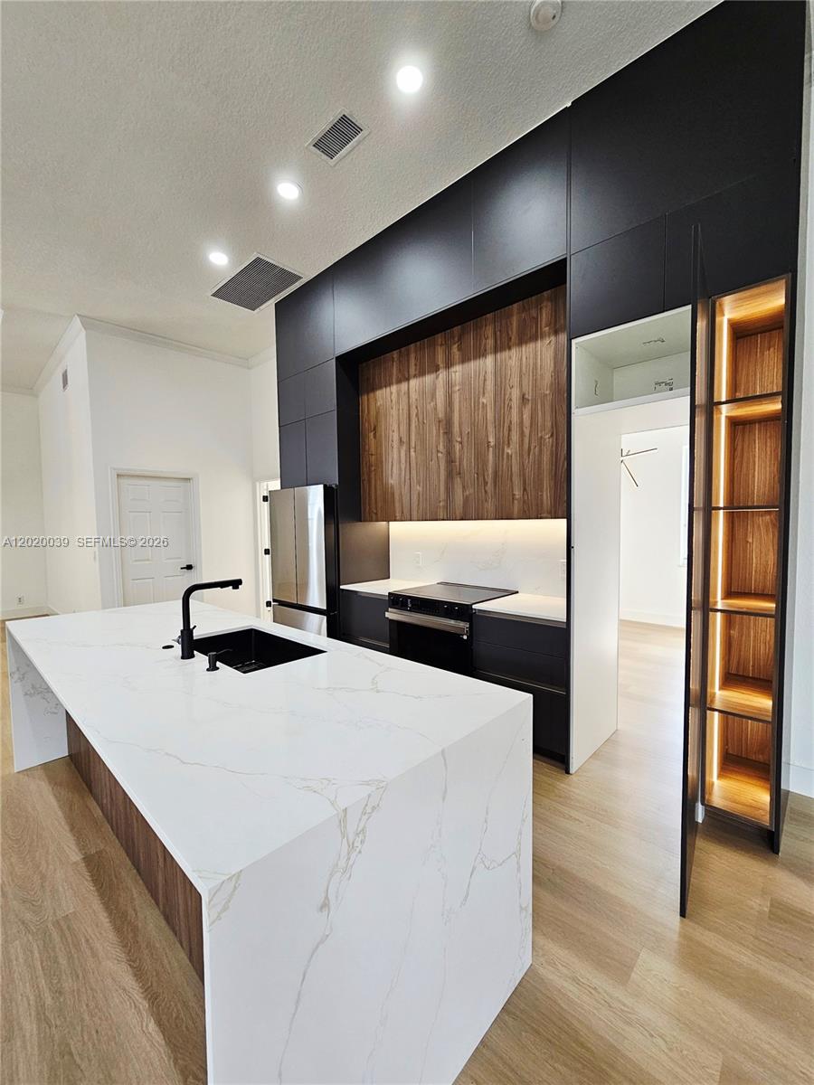SUNSET LAKES PLAT ONE - Residential