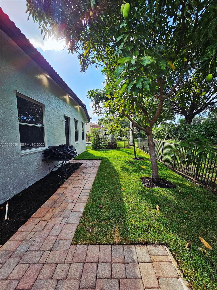 SUNSET LAKES PLAT ONE - Residential