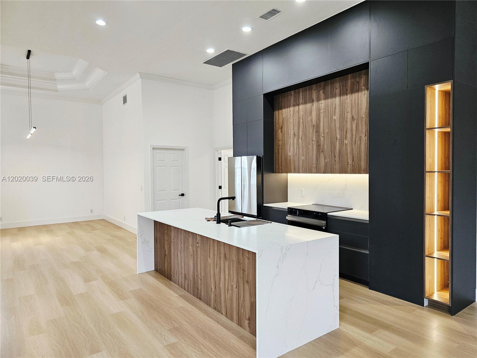 SUNSET LAKES PLAT ONE - Residential