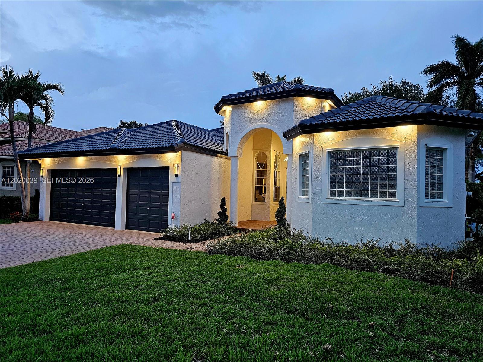 SUNSET LAKES PLAT ONE - Residential