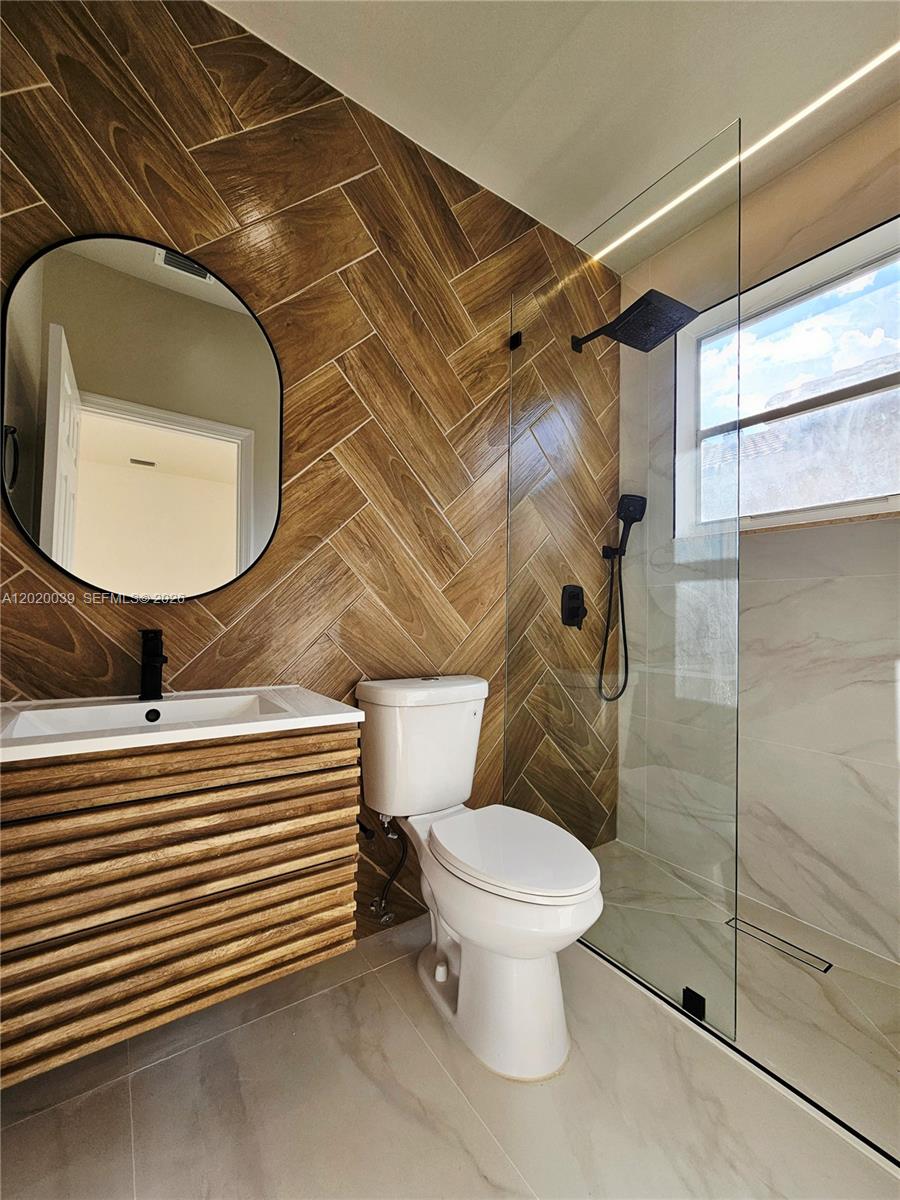 SUNSET LAKES PLAT ONE - Residential