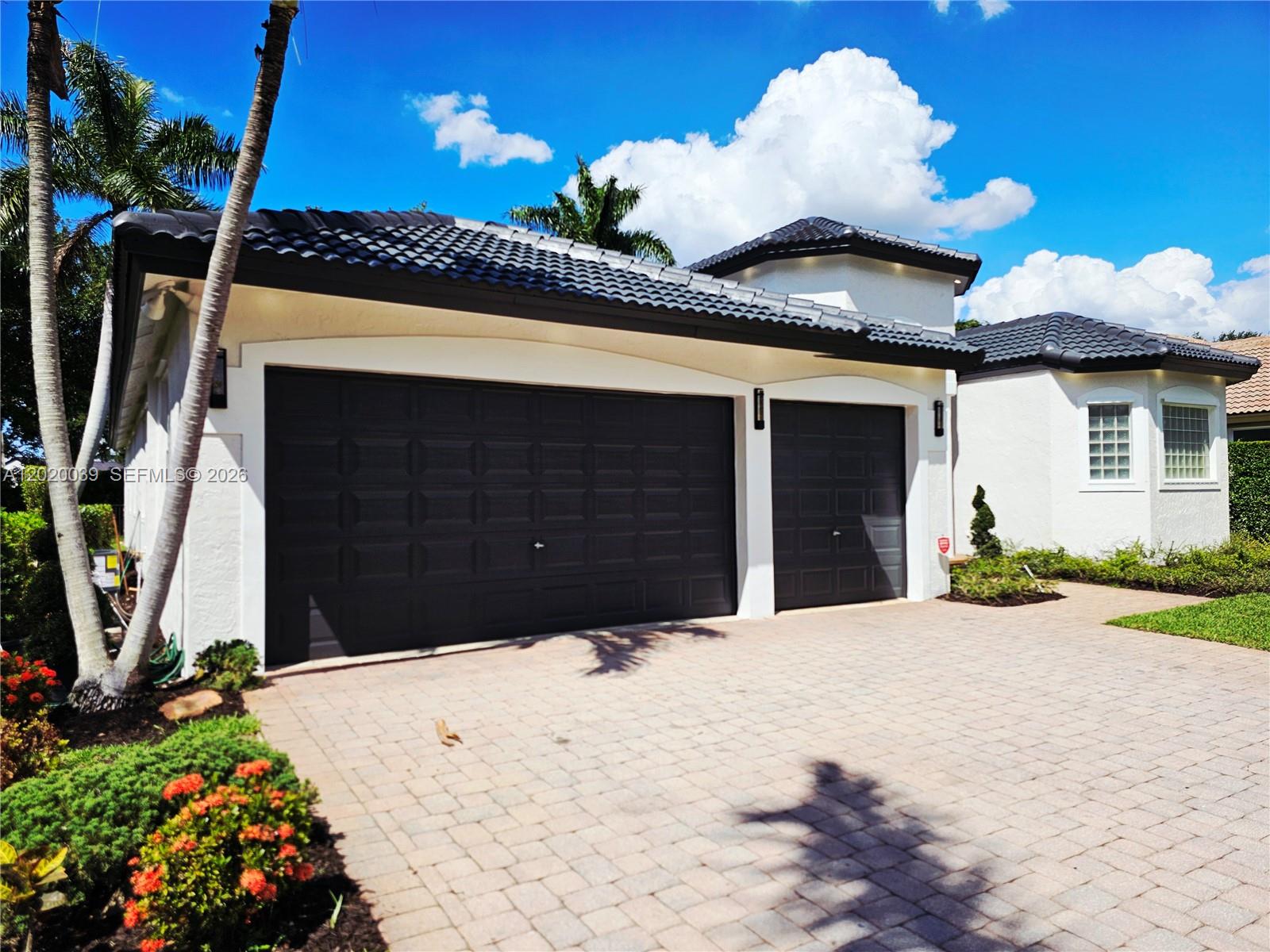 SUNSET LAKES PLAT ONE - Residential