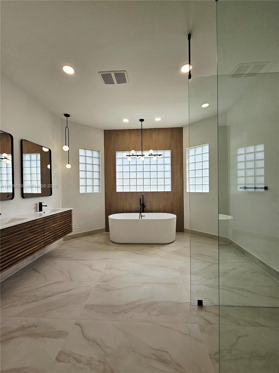 SUNSET LAKES PLAT ONE - Residential