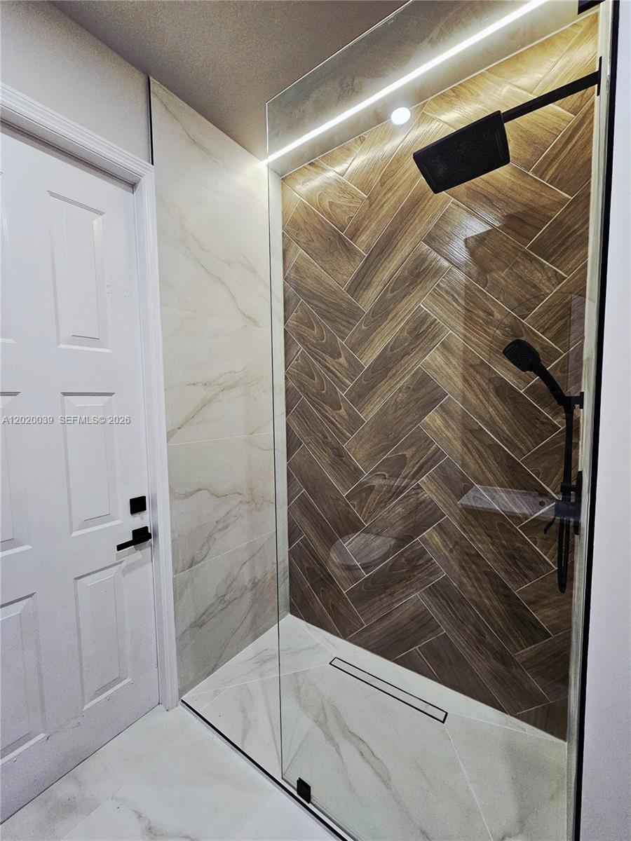 SUNSET LAKES PLAT ONE - Residential