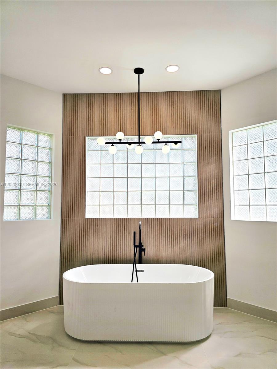 SUNSET LAKES PLAT ONE - Residential