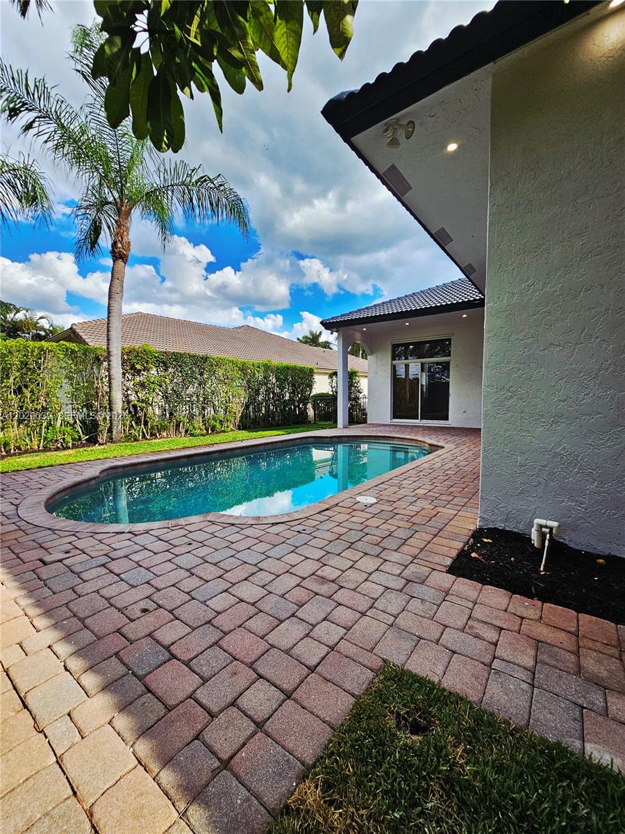 SUNSET LAKES PLAT ONE - Residential