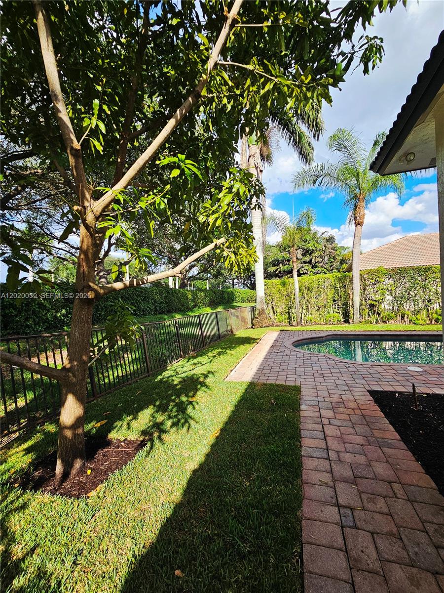 SUNSET LAKES PLAT ONE - Residential