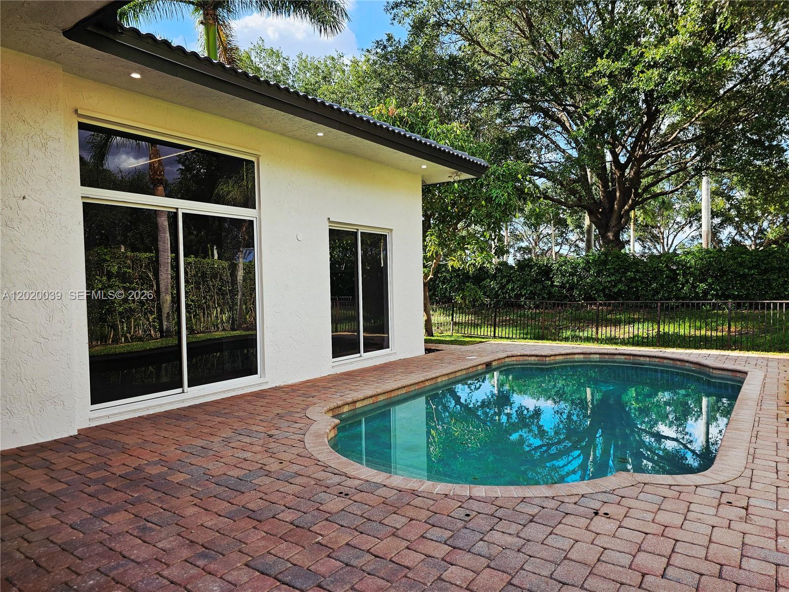 SUNSET LAKES PLAT ONE - Residential