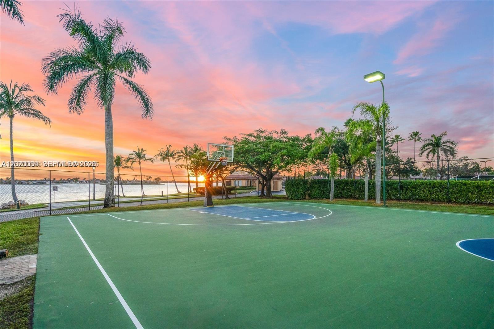 SUNSET LAKES PLAT ONE - Residential