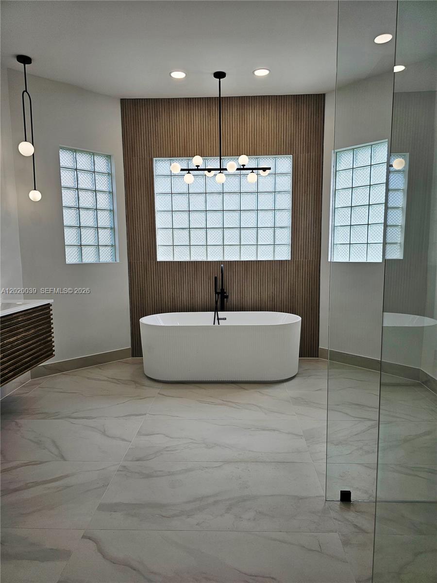 SUNSET LAKES PLAT ONE - Residential