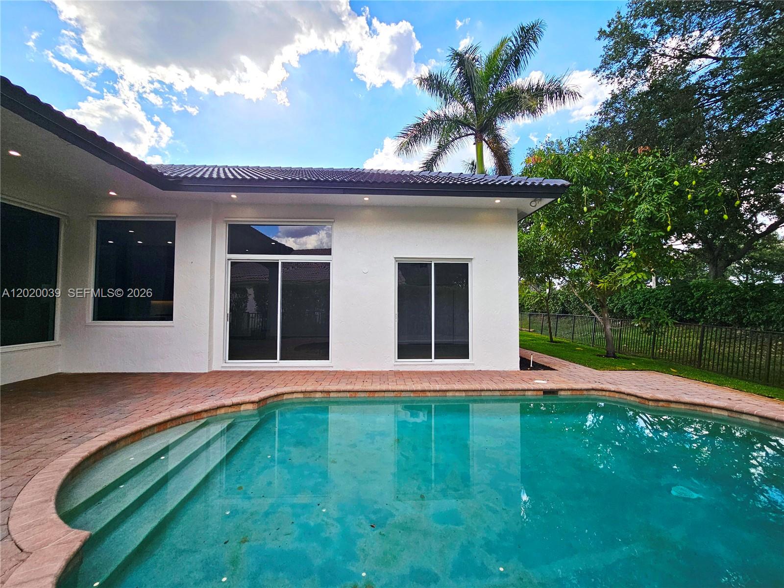 SUNSET LAKES PLAT ONE - Residential