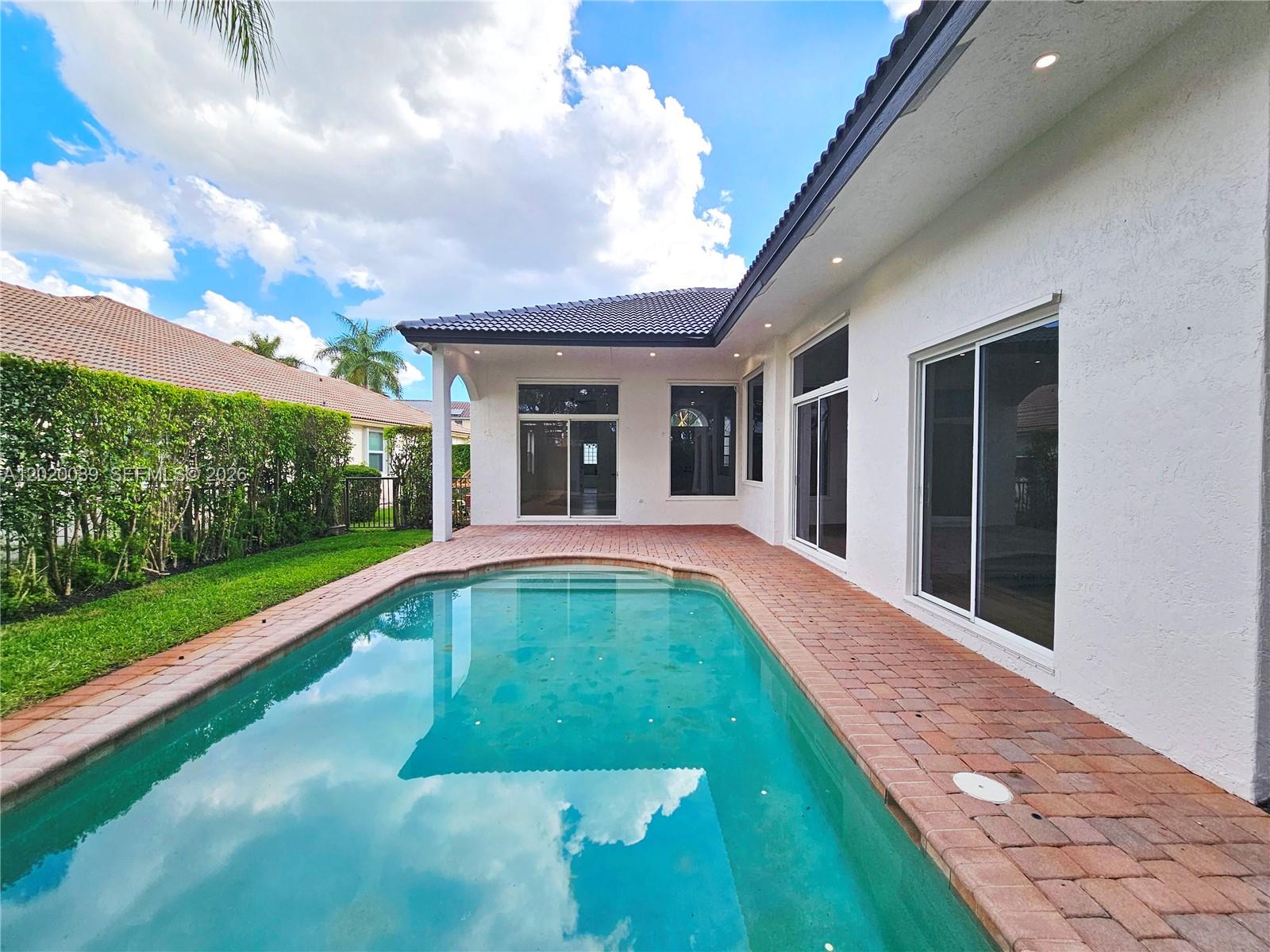 SUNSET LAKES PLAT ONE - Residential