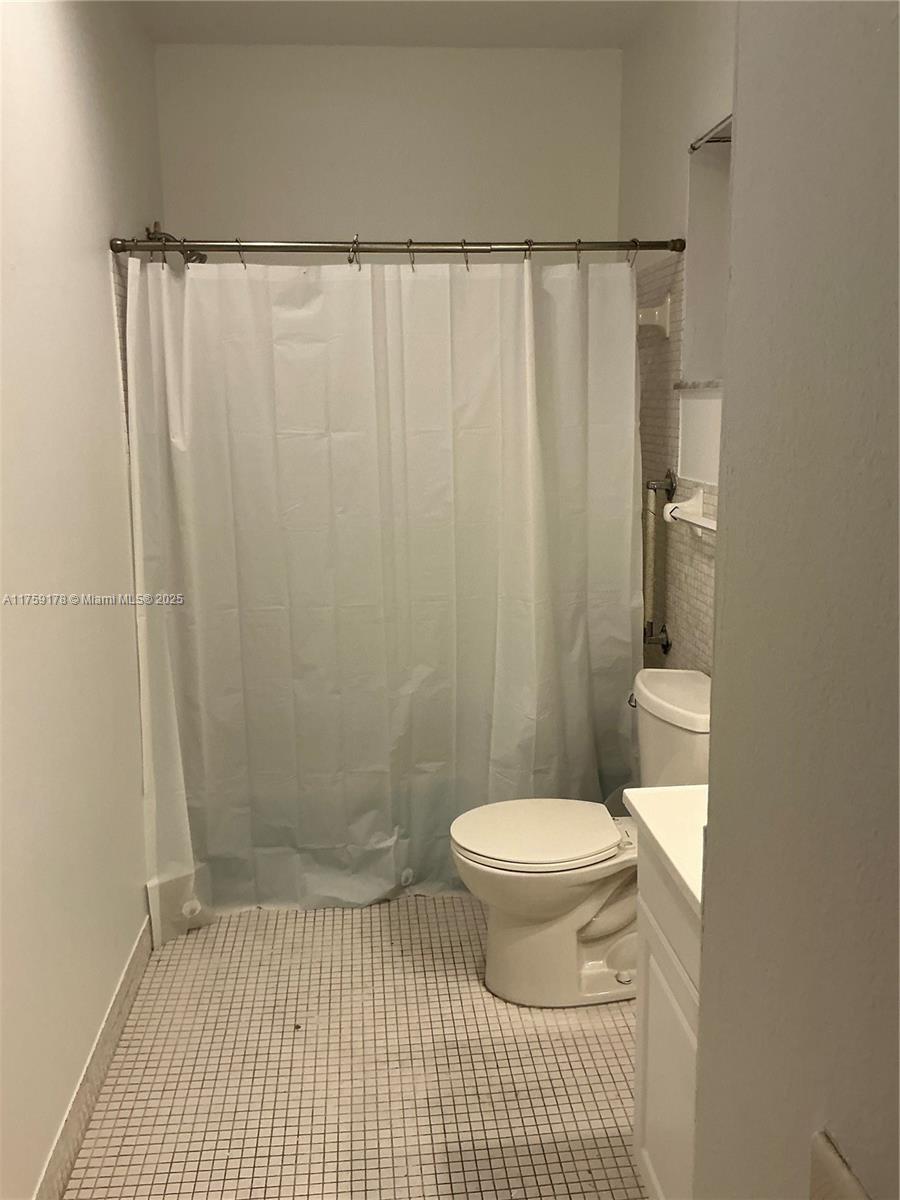 SHERIDAN LAKES CONDO APTS - Residential