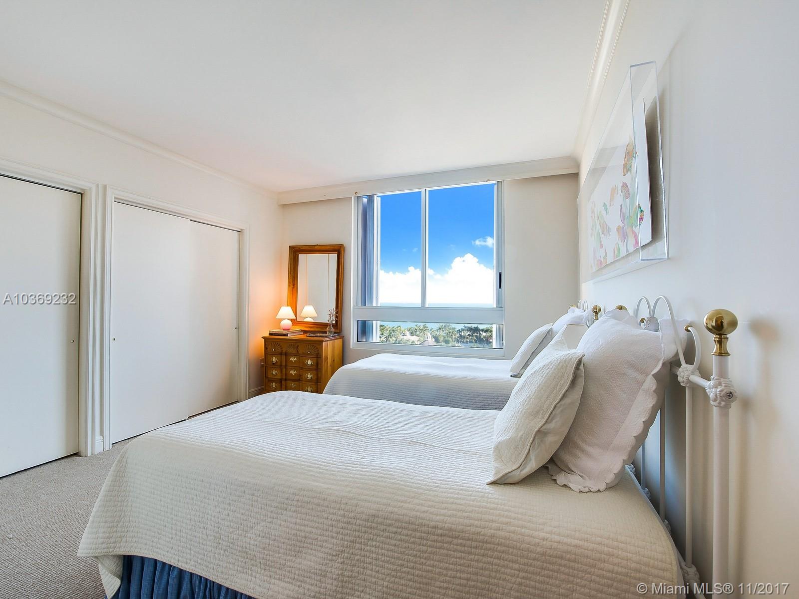 CLUB TOWER THREE CONDO - Residential