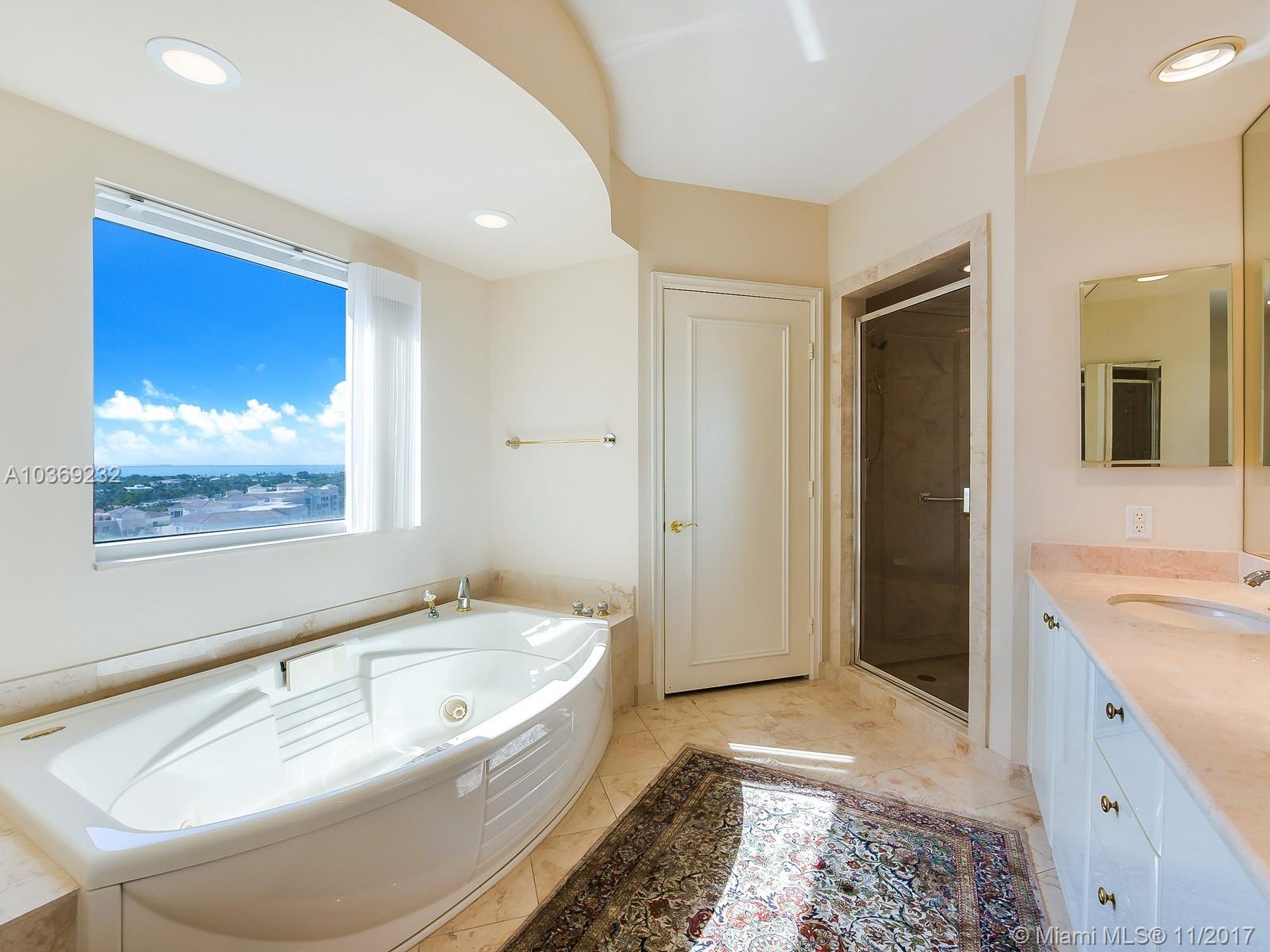 CLUB TOWER THREE CONDO - Residential