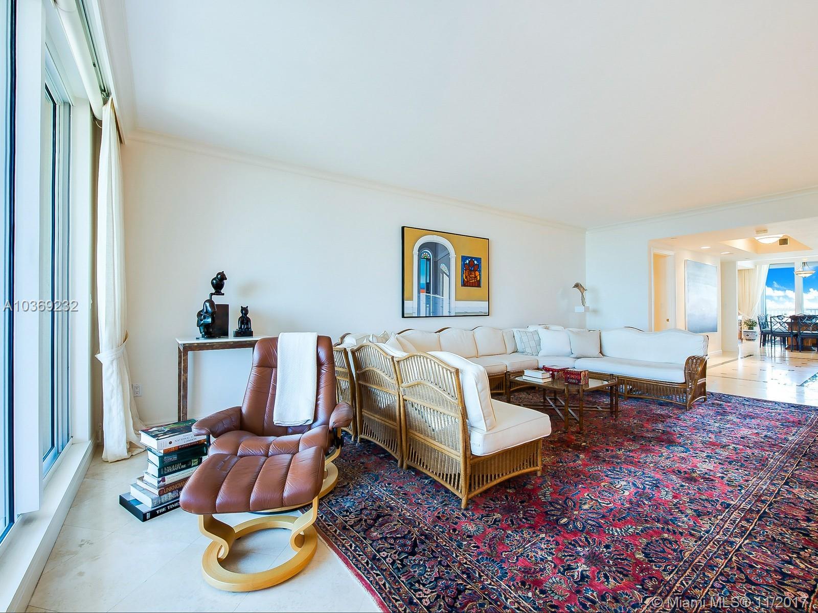 CLUB TOWER THREE CONDO - Residential