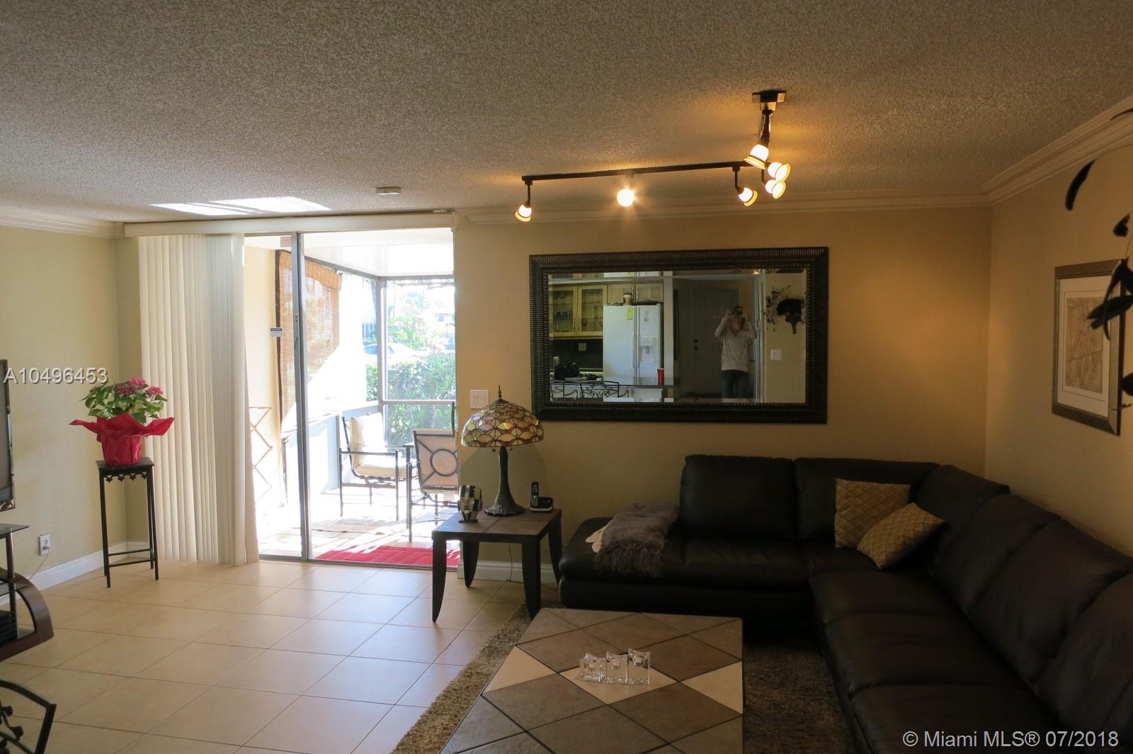 DE SOTO PARK NORTH - Residential Lease