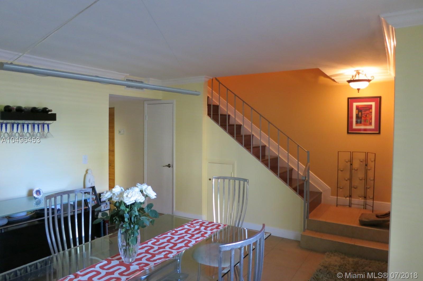 DE SOTO PARK NORTH - Residential Lease