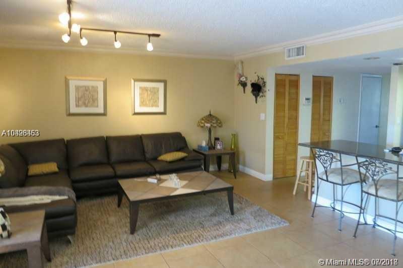 DE SOTO PARK NORTH - Residential Lease