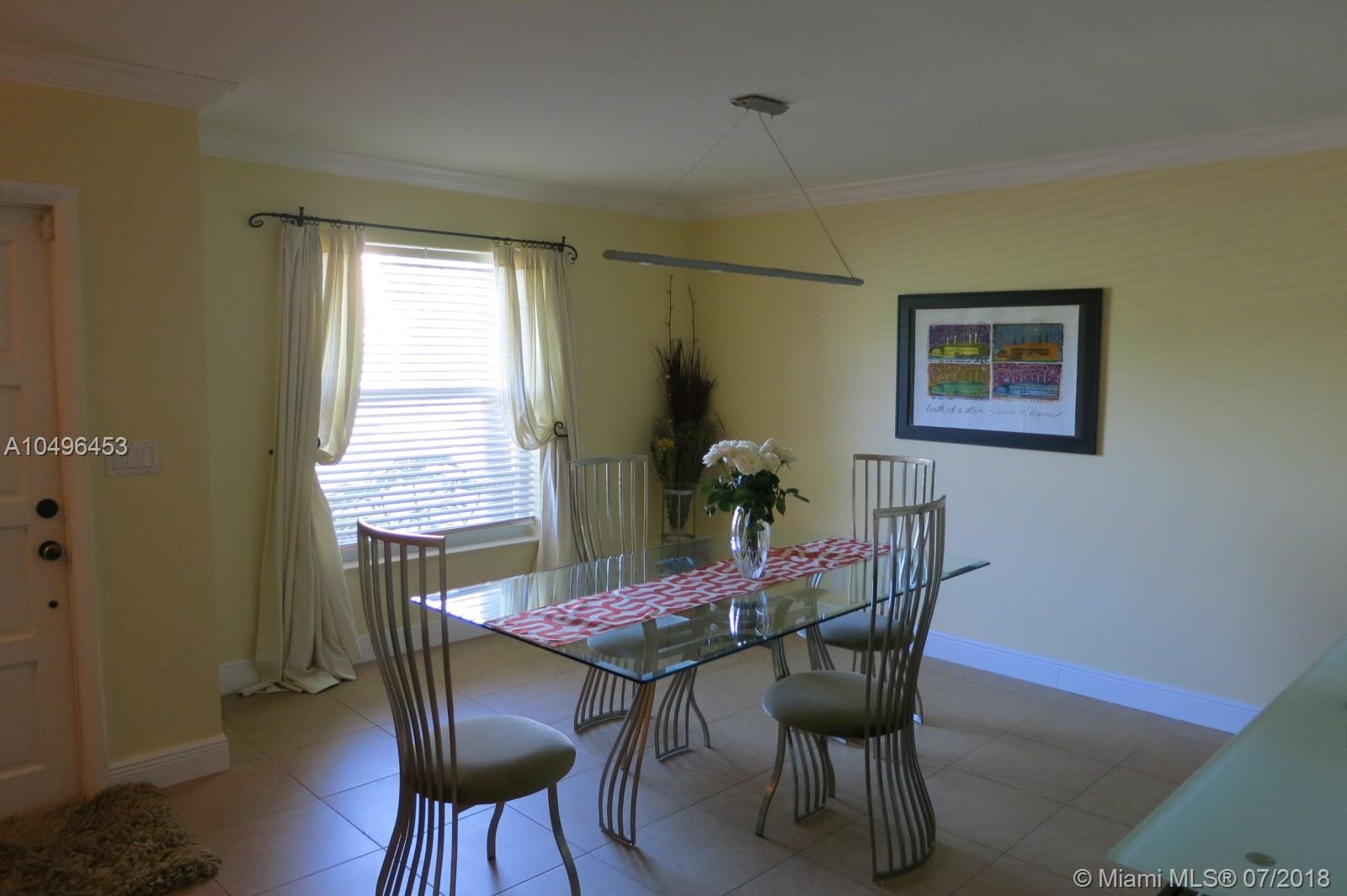 DE SOTO PARK NORTH - Residential Lease