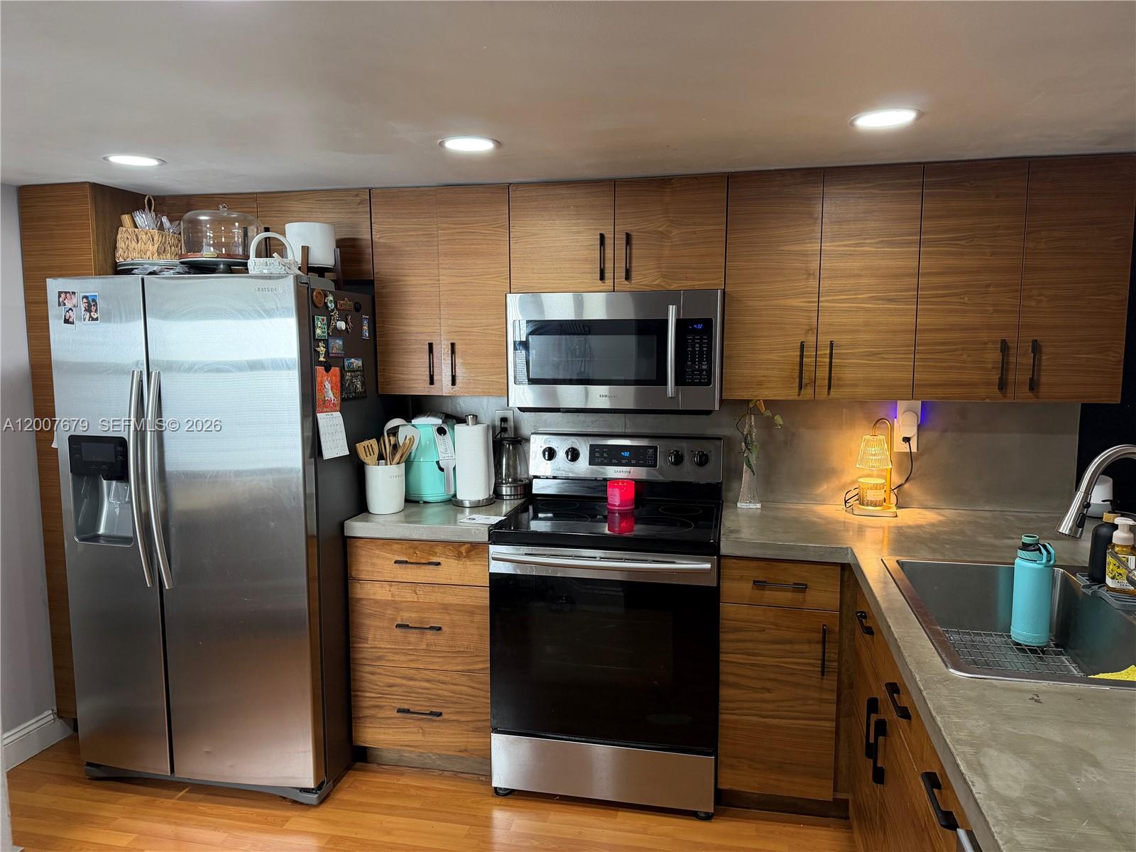 FAIRWAY GREENS CONDO HOME - Residential